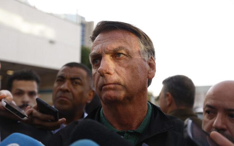Bolsonaro diz na PF que fez Pix de R$ 2 milhões para Eduardo nos EUA