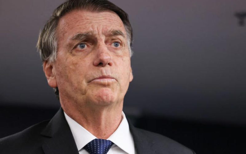 Querem me destruir por completo, diz Bolsonaro antes de alegação da PGR