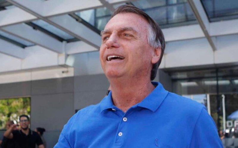 Bolsonaro admite que facada de Adélio ajudou sua eleição