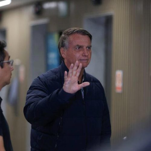 Moraes decreta prisão domiciliar de Bolsonaro