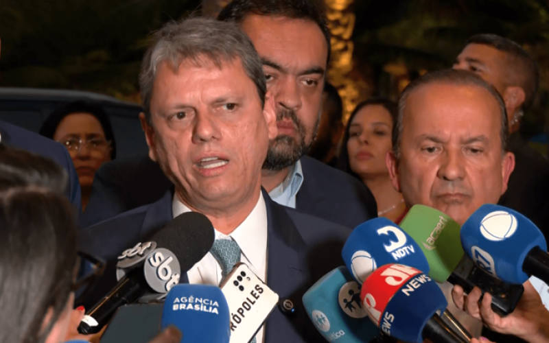 Governadores de oposição falam em “marcha da insensatez” e pedem distensão