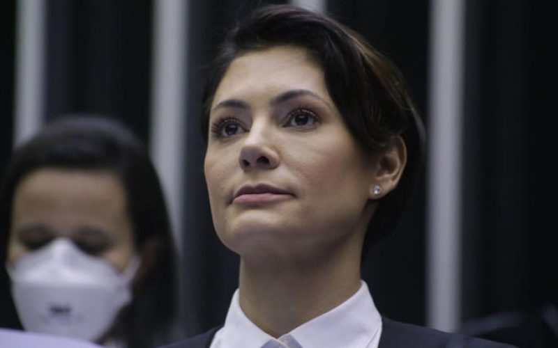 Michelle acompanhará julgamento de Bolsonaro na sede do PL