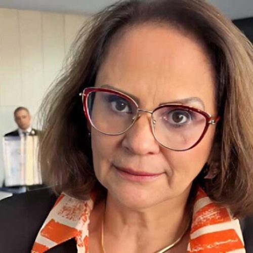 Senadora Damares Alves anuncia que está com câncer