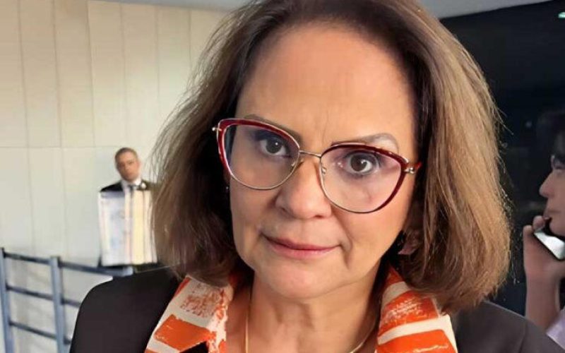 Senadora Damares Alves anuncia que está com câncer