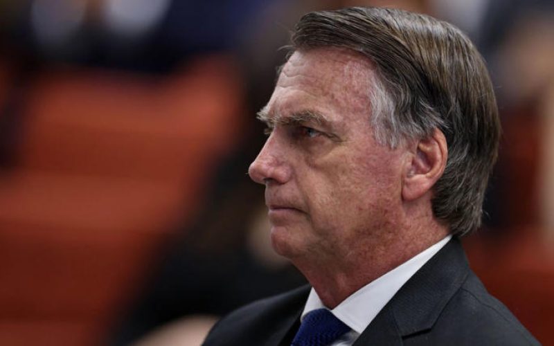 Aliados relatam temor de Bolsonaro com cela fechada