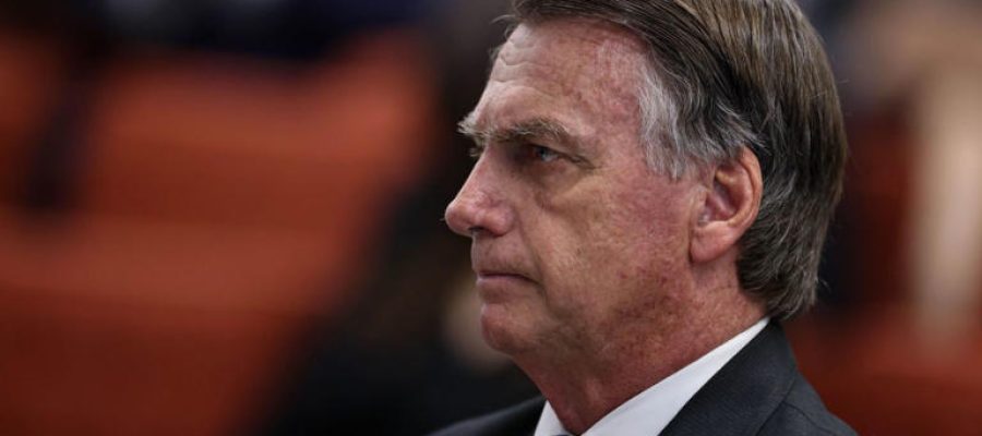 Aliados relatam temor de Bolsonaro com cela fechada