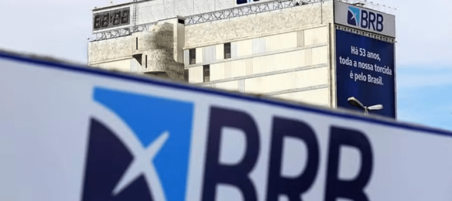 Alvo de buscas, presidente do BRB está fora do Brasil