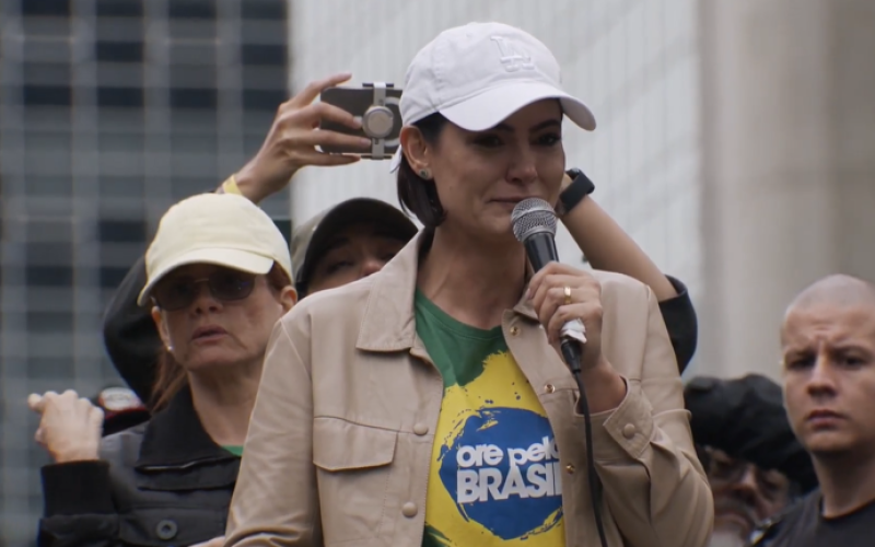 Em SP, Michelle chora e fala em “ditadura judicial” contra Bolsonaro