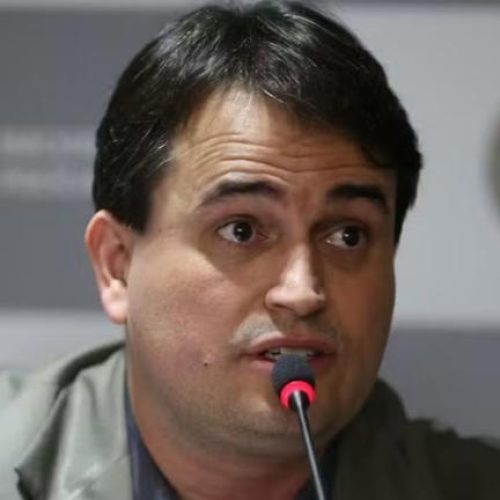 Delegado da PF que investigou facada em Bolsonaro é preso