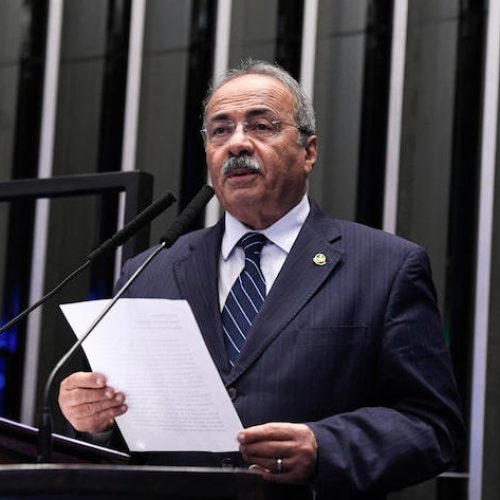 Senador do dinheiro na cueca critica PEC da Blindagem: ‘Vai na contramão da história’