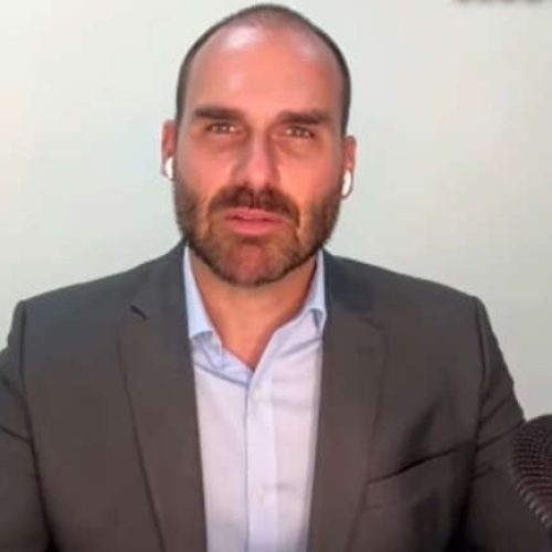 Moraes pede a prisão preventiva de Eduardo Bolsonaro