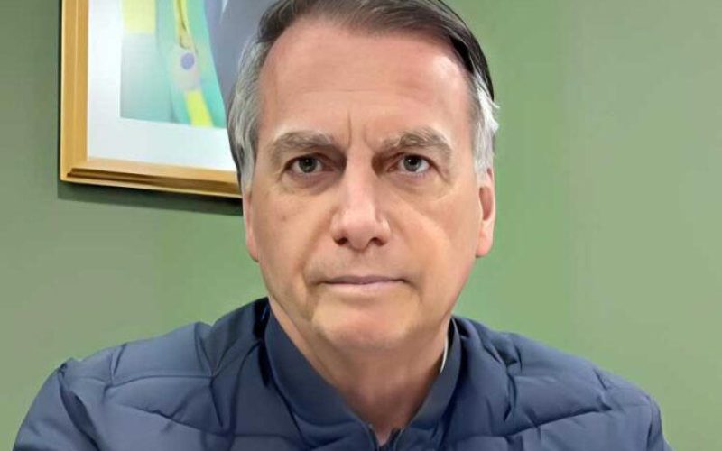 Em estado grave, Jair Bolsonaro é internado às pressas em hospital de Brasília