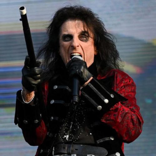 Alice Cooper dá conselho inusitado a jovens músicos: “ouçam Beatles”