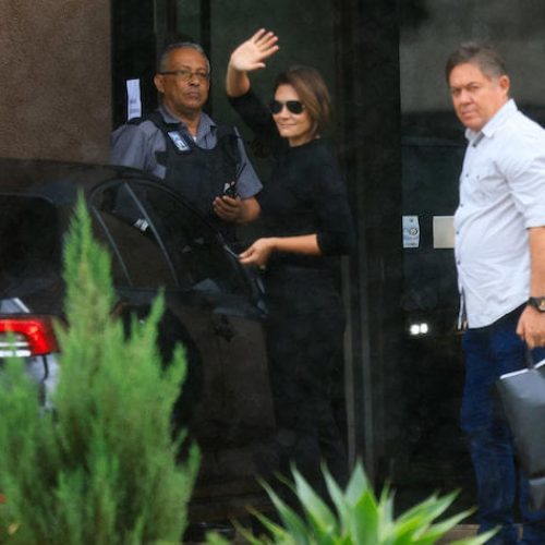 Michelle Bolsonaro visita ex-presidente, preso em Brasília