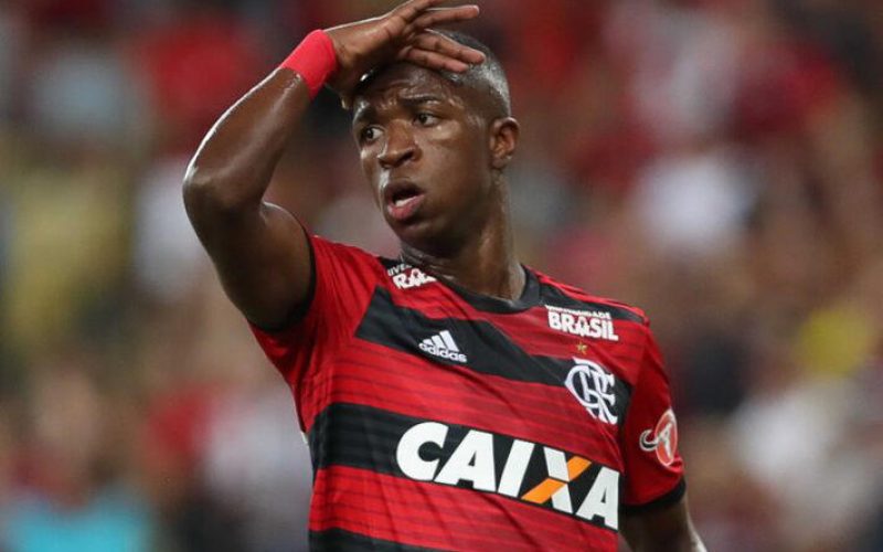 Os 45 milhões de euros de Vini Jr. criaram um monstro, diz jornal espanhol sobre o Flamengo