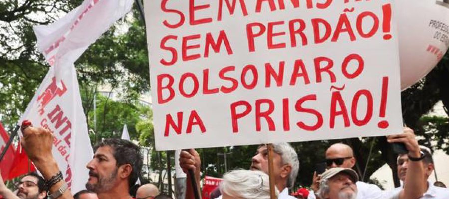Contra a normalização do golpismo