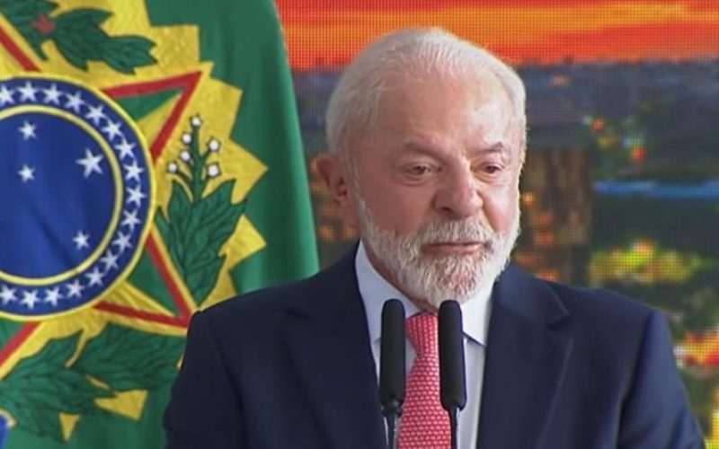 Aliados se dividem sobre ida de Lula à Sapucaí para homenagem no Carnaval