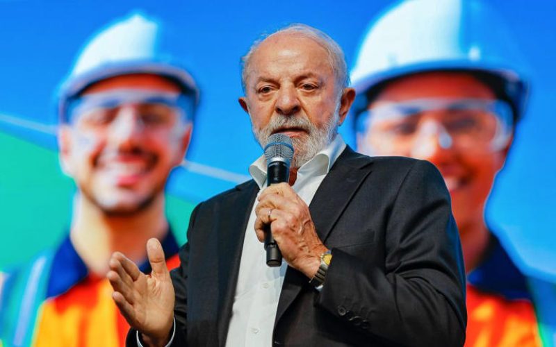 ‘Falta vergonha na cara’, diz Lula sobre quem defende dono do Banco Master