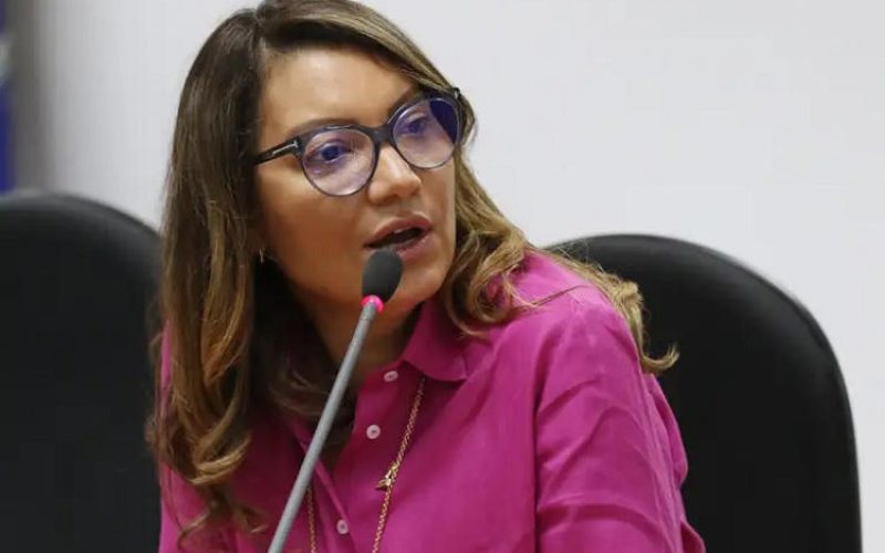 Janja reage a rebaixamento da escola que homenageou Lula: “Covardes”