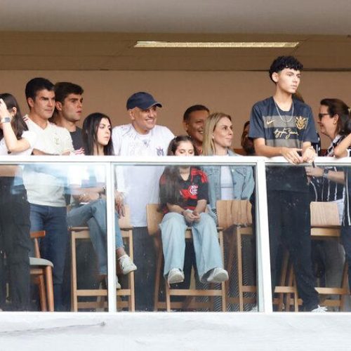 Ministros do STF, de Lula e parlamentares acompanham Supercopa