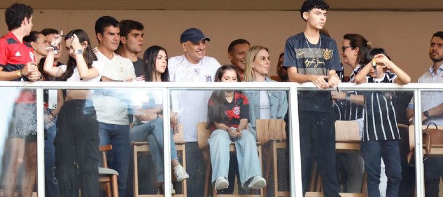 Ministros do STF, de Lula e parlamentares acompanham Supercopa