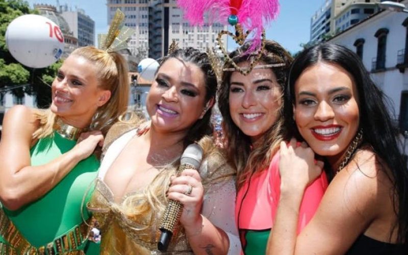 Amigas relembram Preta Gil no primeiro fim de semana pré-Carnaval