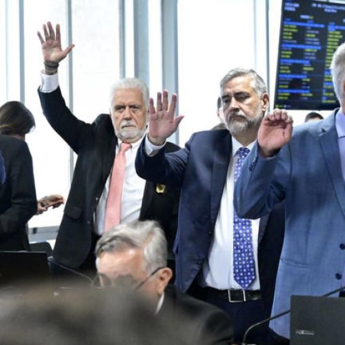 Governistas apresentam imagens para contestar quebra de sigilo de Lulinha