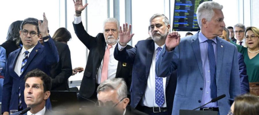 Governistas apresentam imagens para contestar quebra de sigilo de Lulinha