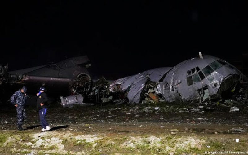 20 pessoas morrem em queda de avião que carregava dinheiro na Bolívia