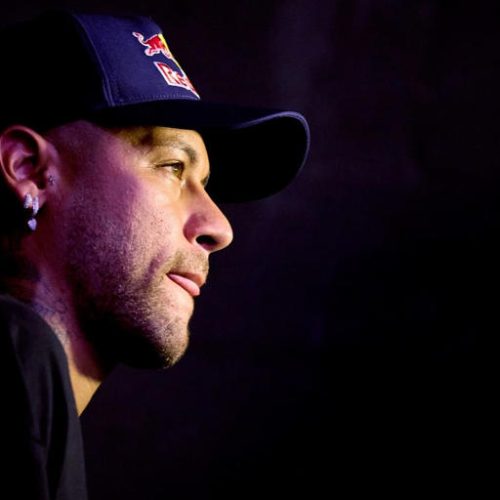 “Olê, olê, olê, olá, Neymar… Neymar”, gritou a torcida brasileira