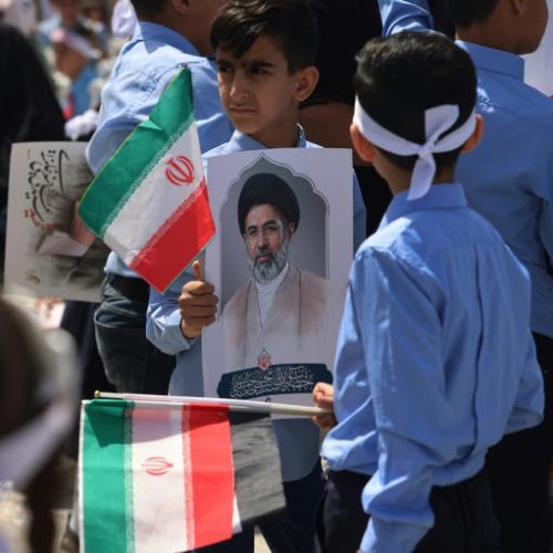 EUA e Irã declaram vitória após concordarem com trégua de duas semanas