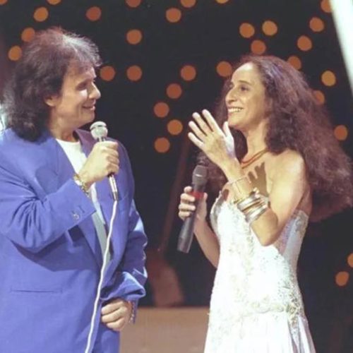 Roberto Carlos faz 85 anos e recebe homenagem de Maria Bethânia