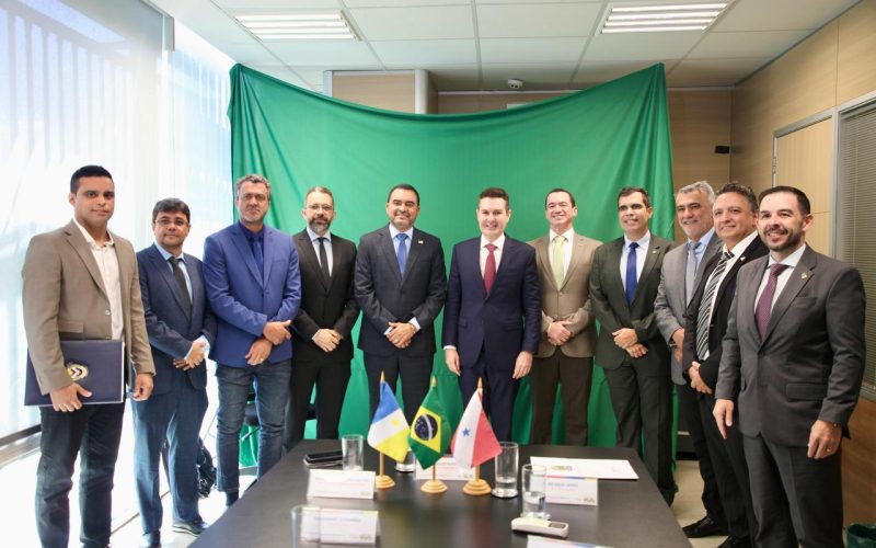  Amélio Cayres cumpre agenda em Brasília com ministros