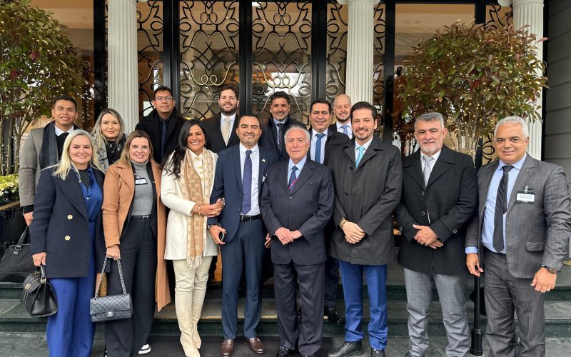 Amélio Cayres participa de Fórum Econômico