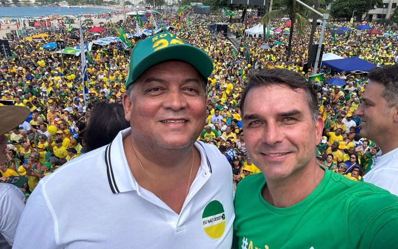 Com Bolsonaro, senador Eduardo Gomes (fotos) participa de ato em defesa da anistia