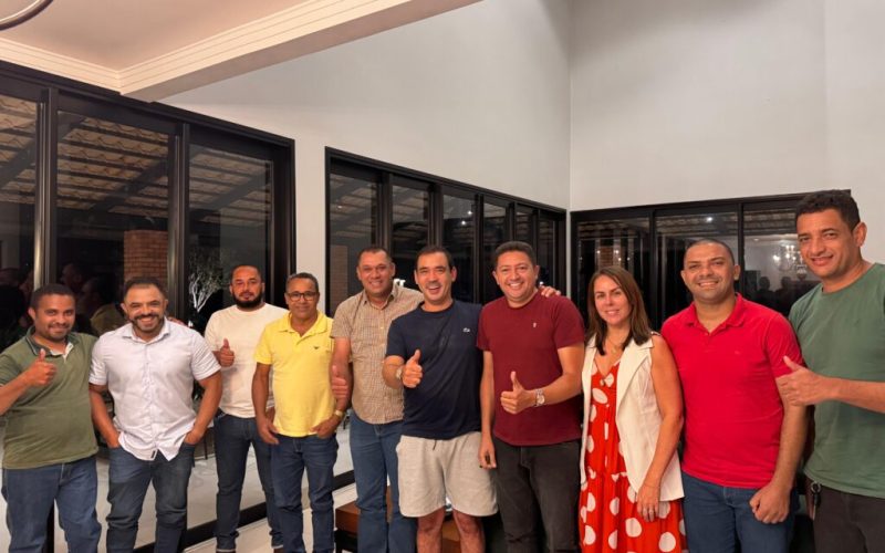 Em Santa Tereza, pré-candidato ao governo do Tocantins Vicentinho Júnior recebe lideranças do Jalapão