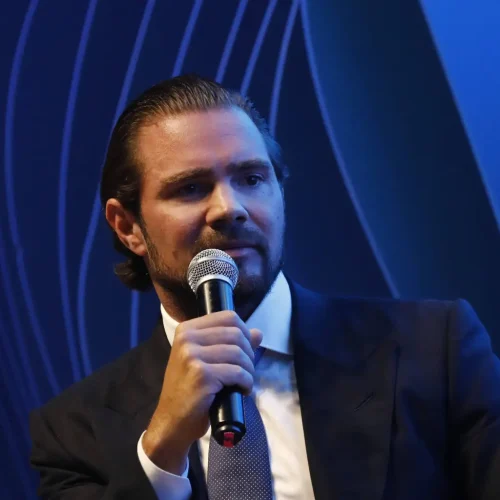 Justiça de SP cerca patrimônio de Vorcaro e familiares