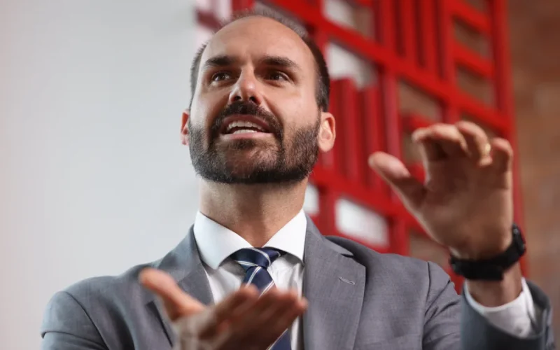 Em meio à guerra, Eduardo Bolsonaro liga Lula ao Irã: “Será o próximo”. 