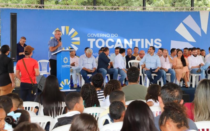 O presidente da Assembleia Legislativa do Tocantins (Aleto), deputadoAmélio Cayres (Republicanos),  o governador WanderleiBarbosa (Republicanos) e a população de Bom Jesus do Tocantins, entregam a  reforma e ampliação da Escola Estadual Alfredo Nasser