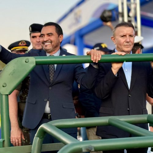 Governador Wanderlei Barbosa participa de desfile cívico-militar em celebração aos 36 anos de Palmas