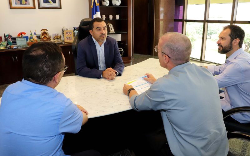Governador Wanderlei Barbosa recebe diretoria da Energisa, que anuncia investimentos no Tocantins