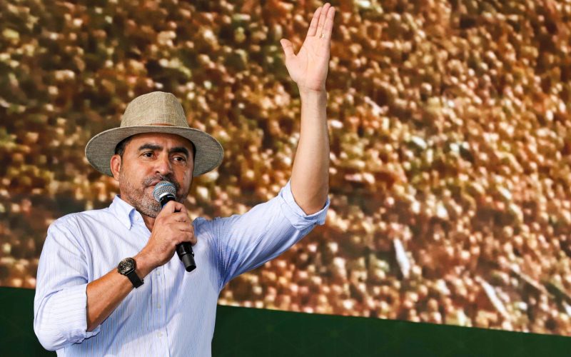 Em Porto Nacional, o governador Wanderlei Barbosa destaca força produtiva do Tocantins