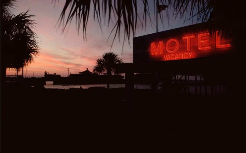 Trepada fatal: homem contrata garota de programa e morre em motel