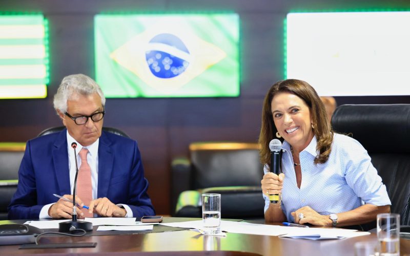 Caiado assina acordo com Senar e Sebrae