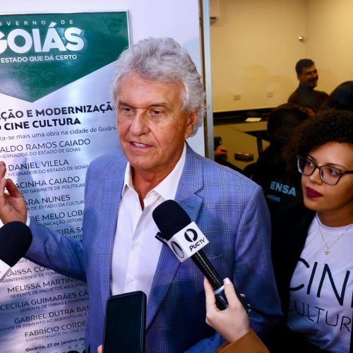 Caiado entrega revitalização do Cine Cultura com sessão de filme goiano premiado em Gramado
