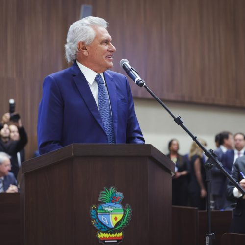 Caiado acompanha posse no TJGO