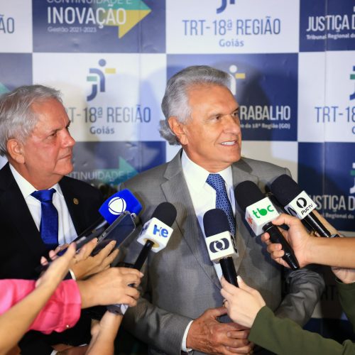 Caiado acompanha solenidade de posse dos novos dirigentes do TRT-18