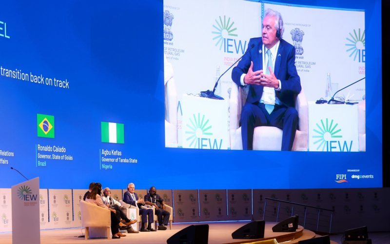 Caiado avança em tratativas para transferir tecnologia de combustíveis renováveis à Índia