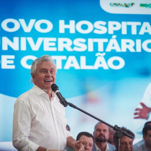 Caiado assina acordo para início das atividades do Hospital Universitário de Catalão