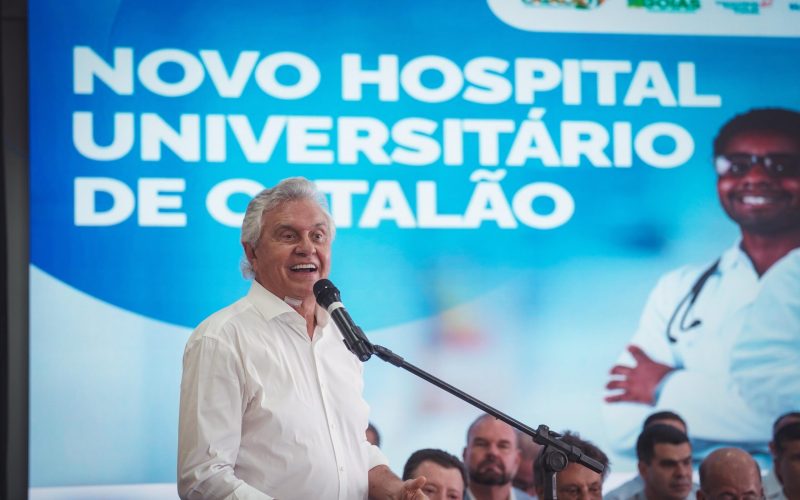Caiado assina acordo para início das atividades do Hospital Universitário de Catalão